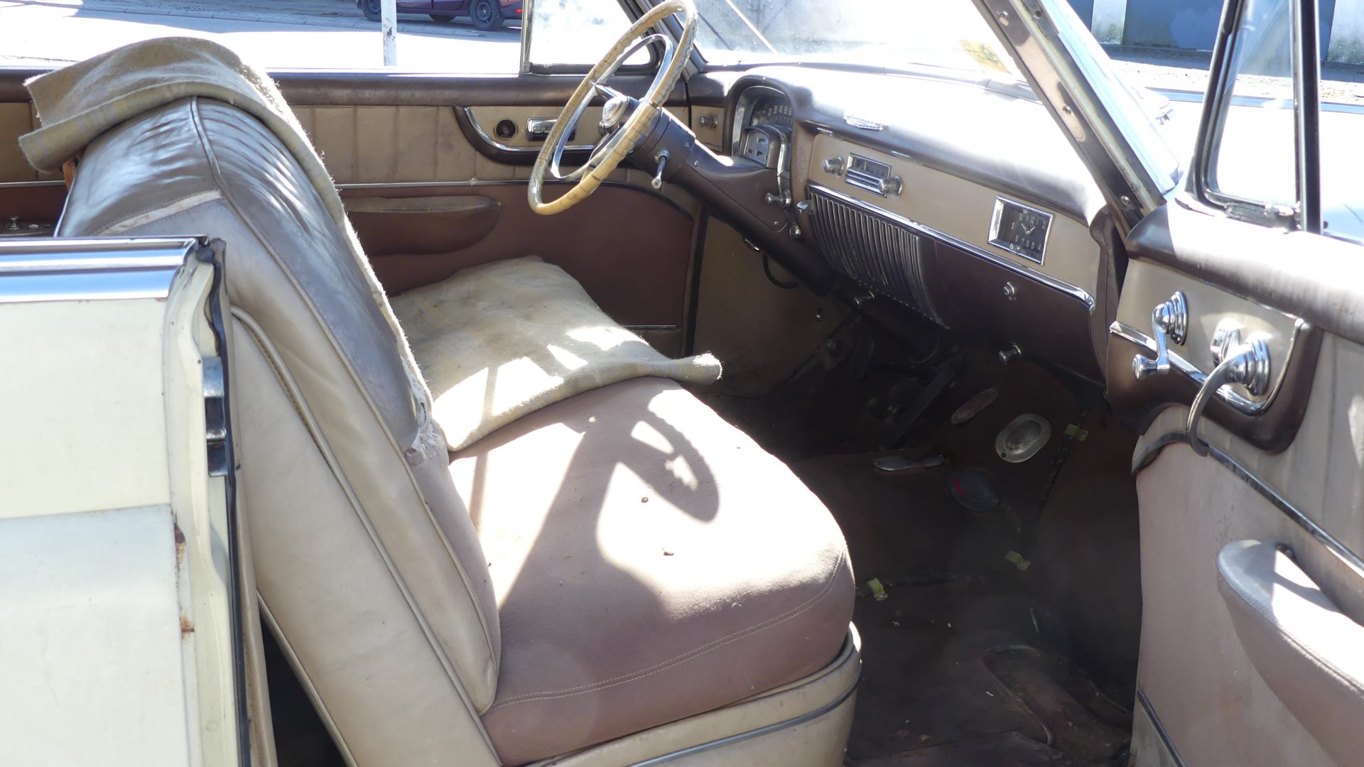 Cadillac Coupe Deville 1951 (33)