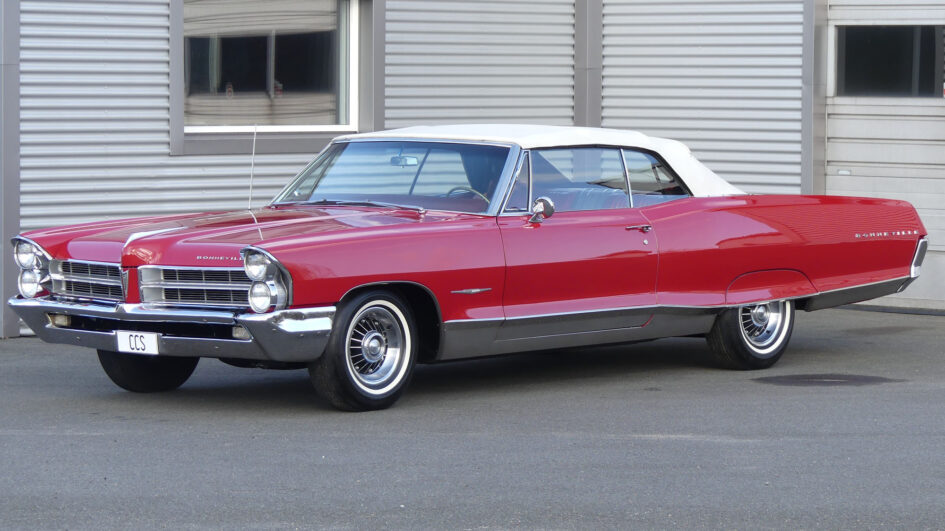 Pontiac Bonneville 1965 cab