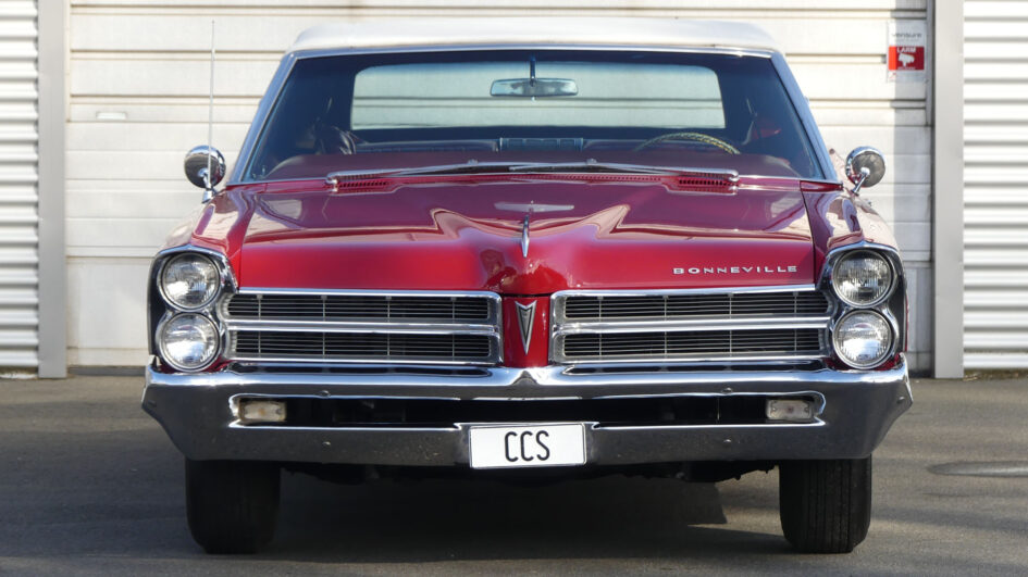 Pontiac Bonneville 1965 cab